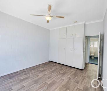 Open the Door To Iconic Beachside Living - Photo 4