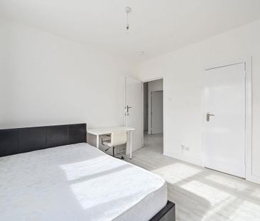 5 bedroom flat to rent - Photo 3