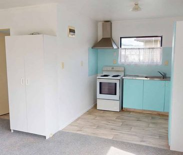 Paraparaumu - 2 Bedrooms - Photo 2