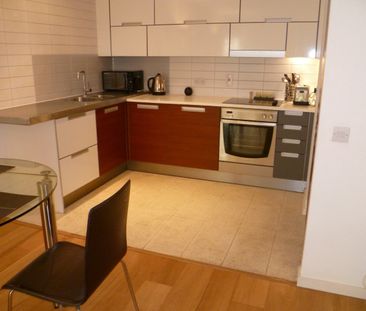 2 Bed Flat, Lumiere Building, M15 - Photo 4