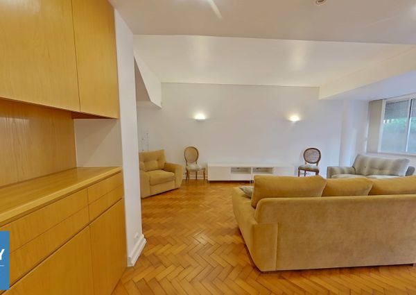 Apartamento T3 Duplex Mobilado - Av. E.U.A.