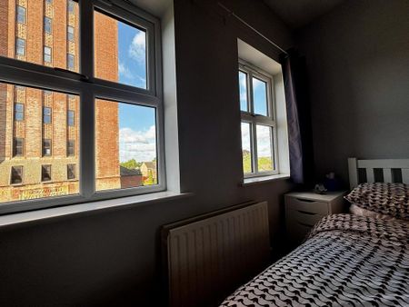3 bedroom apartment to rent - Photo 3