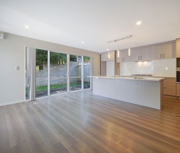 Modern Living - Secure & Sunny - Photo 4