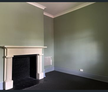 Inner City Cottage - Photo 2