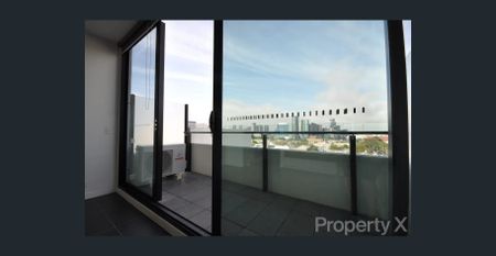 West Melbourne Apartment with Stunning Views & Prime Location - Photo 4