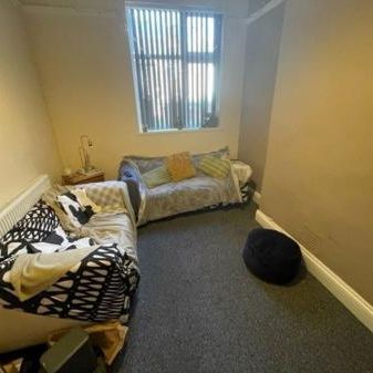 Westcotes Drive, Leicester - Photo 1