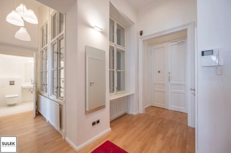 Altbauflair trifft Citynähe: schöne 4 Zimmer Wohnung in beliebter Lage - ERSTBEZUG nach Sanierung - bezugsfertig - Photo 3