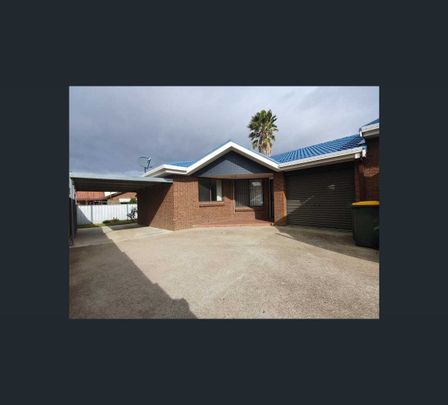 2/9 Piper Street, Tamworth, NSW 2340 - Photo 1