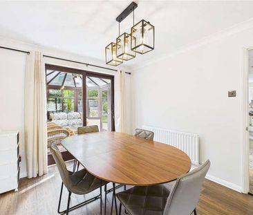 Drayhorse Drive, Bagshot, Surrey, GU19 - Photo 5