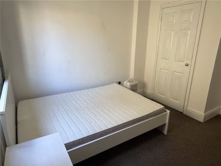 Bristol Road, - Photo 2