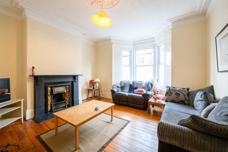 4 bedroom terraced house to rent - Photo 3