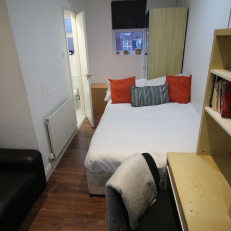Flat 5, 26 Kelso Road, LS2 9PR, Leeds - Photo 3
