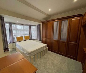 Park Avenue, Southall, UB1 - Photo 6