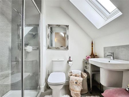 3 bedroom semi-detached house to rent - Photo 5
