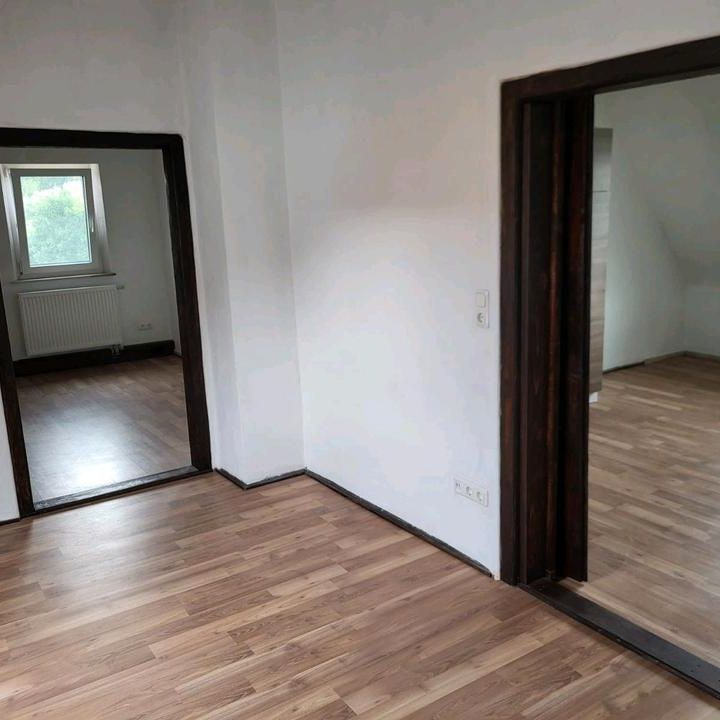 Dachgeschoss Wohnung in Oberrimbach ab sofort zu vermieten - Photo 1