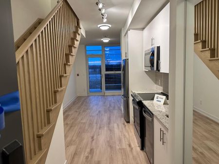For Lease - 345 Wheat Boom Drive Unit# 103, Oakville, Ontario - Photo 3