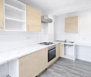 Elgar Gardens, Tilbury RM18, London - Photo 3