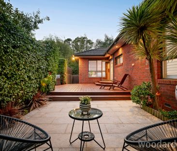 Elegant & Private 3-Bedroom Home in Leafy Box Hill South - Photo 2
