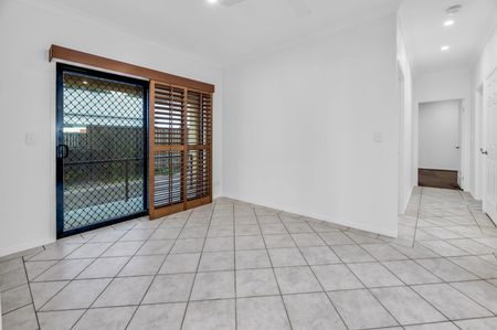 1/4 Ferny Fairway, Burleigh Heads QLD 4220 - Duplex For Rent - $1,100 | Domain - Photo 5