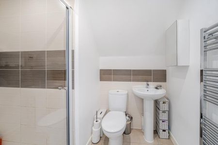 1 bedroom in a house share to rent - Photo 4