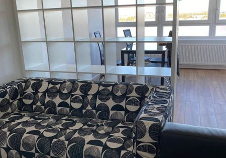 Room in a Shared Flat, Sovereign House, SE18 - Photo 5