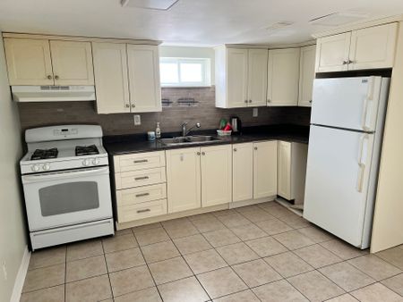 For Lease - 508 Stafford Drive Unit# Basement, Oakville, Ontario - Photo 4