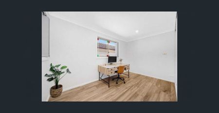 Modern 2 Bedroom 2 Bathroom Villa in Picnic Point - Photo 2