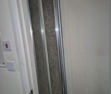Studio Flat, Balmoral Road, NW2 - Photo 3