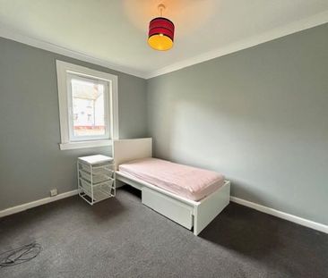 3 bedroom flat to rent - Photo 6