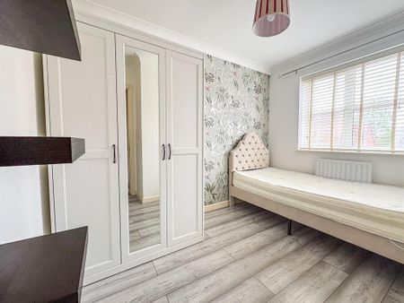 3 bedroom end of terrace house to rent - Photo 4