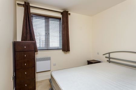 2 bedroom apartment to rent The Roundhouse, Gunwharf Quays, Portsmouth, PO1 - Photo 3