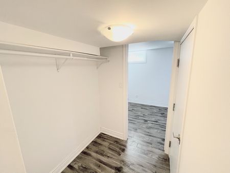 $1,699 / 2 br / 1 ba / 105 Hester St, LOWER - Photo 3