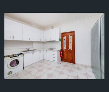 Spacious 3-Bed House for Lease - Photo 4