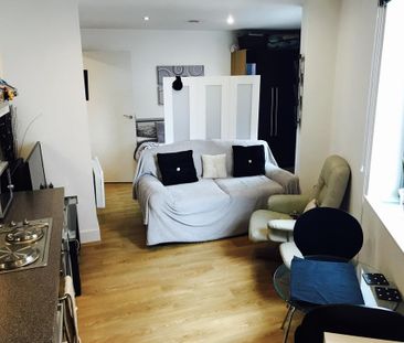 Studio to rent - Photo 5