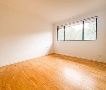 Stylish Townhouse in the Heart of Liverpool (Unfurnished) - Photo 4