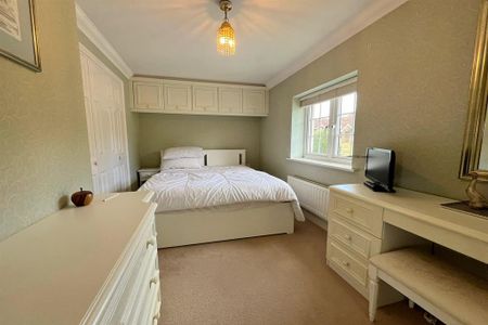 3 bedroom terraced house to rent - Photo 5