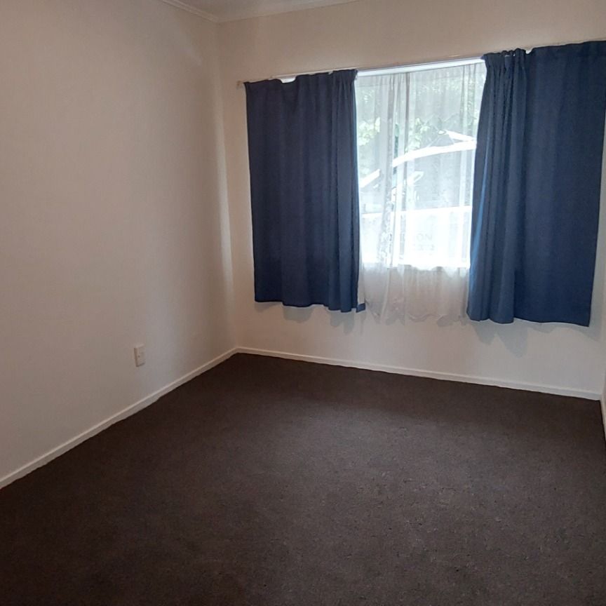 Spacious 2 Bedroom, 1 Bathroom unit - Photo 1