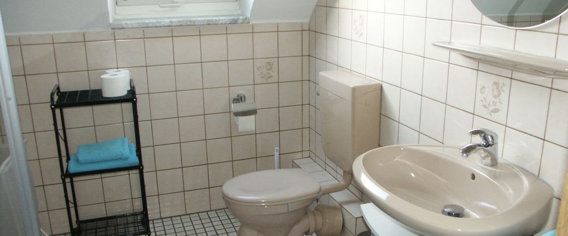 Neustadt, großzügige möblierte 1-Zimmer-Wohnung mit separater Küche mit Einbauküche. - Foto 1