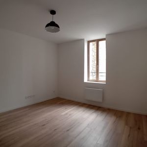 A LOUER CENTRE SIGEAN T2 ENTIEREMENT RENOVE - Photo 2