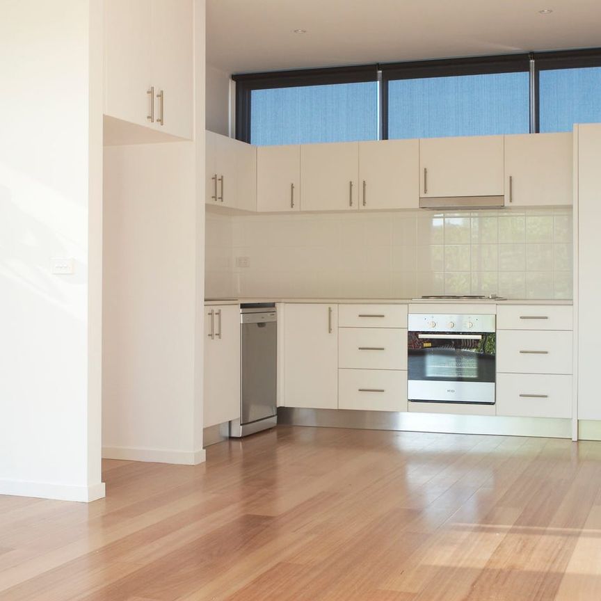 2 LEVELS, 2 BEDS, 2 BATHS, IN BOUTIQUE GROUP! - Photo 1