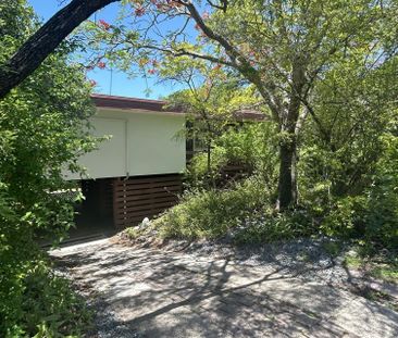 THIS NEAT AND TIDY HOME OFFERS 3 SPACIOUS BEDROOMS WITH OUTDOOR ENT... - Photo 4