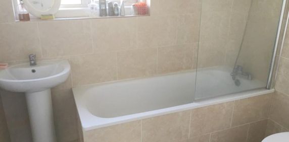 House share to rent - Photo 2