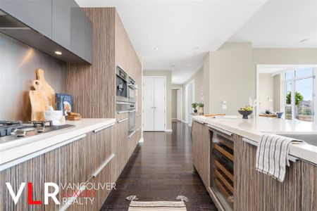 Condo in Vancouver West Side, BC - Photo 2