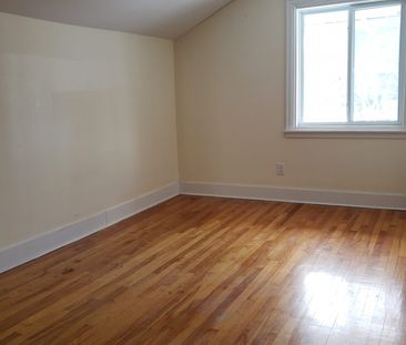 Spacious 2 Bedroom Apt in nice 7 Unit Building in Dartmouth! - Photo 5