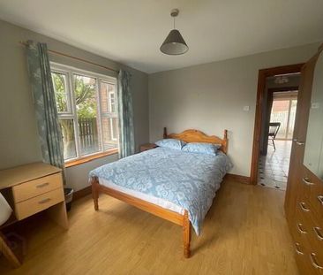 STUDENT LET 2026-27, 13 Lissadell Grove, Portstewart, BT55 7FB - Photo 2