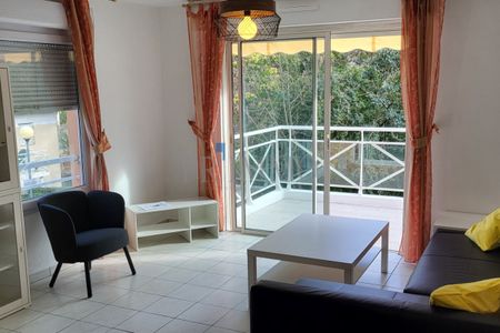 3 PIECES MEUBLE A L'ANNEE - Photo 2