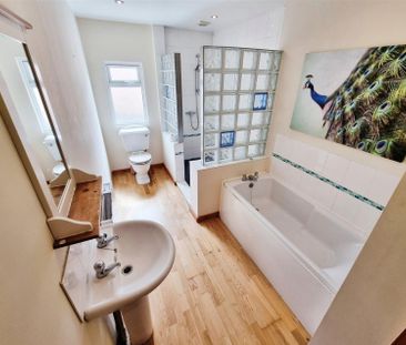 2 Bedroom Apartment to Rent in High Street, Rushden, NN10 - Photo 5