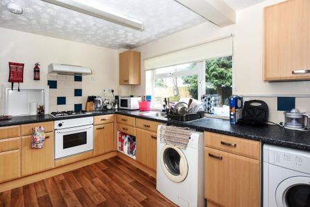 5 bedroom terraced house to rent - Photo 4