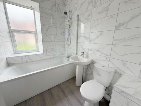 2 bedroom cottage to rent - Photo 2