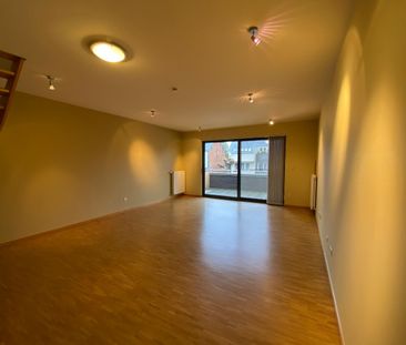 Instapklaar duplexappartement met ruim terras op toplocatie! - Photo 1